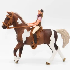 Schleich Trakehnenin hevonen, ratsastaja ja varusteet 42162